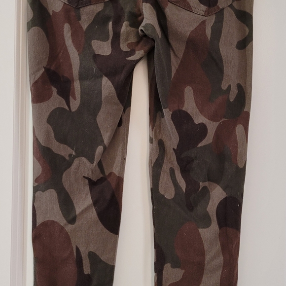 Camo Jeggings - Picture 1 of 6